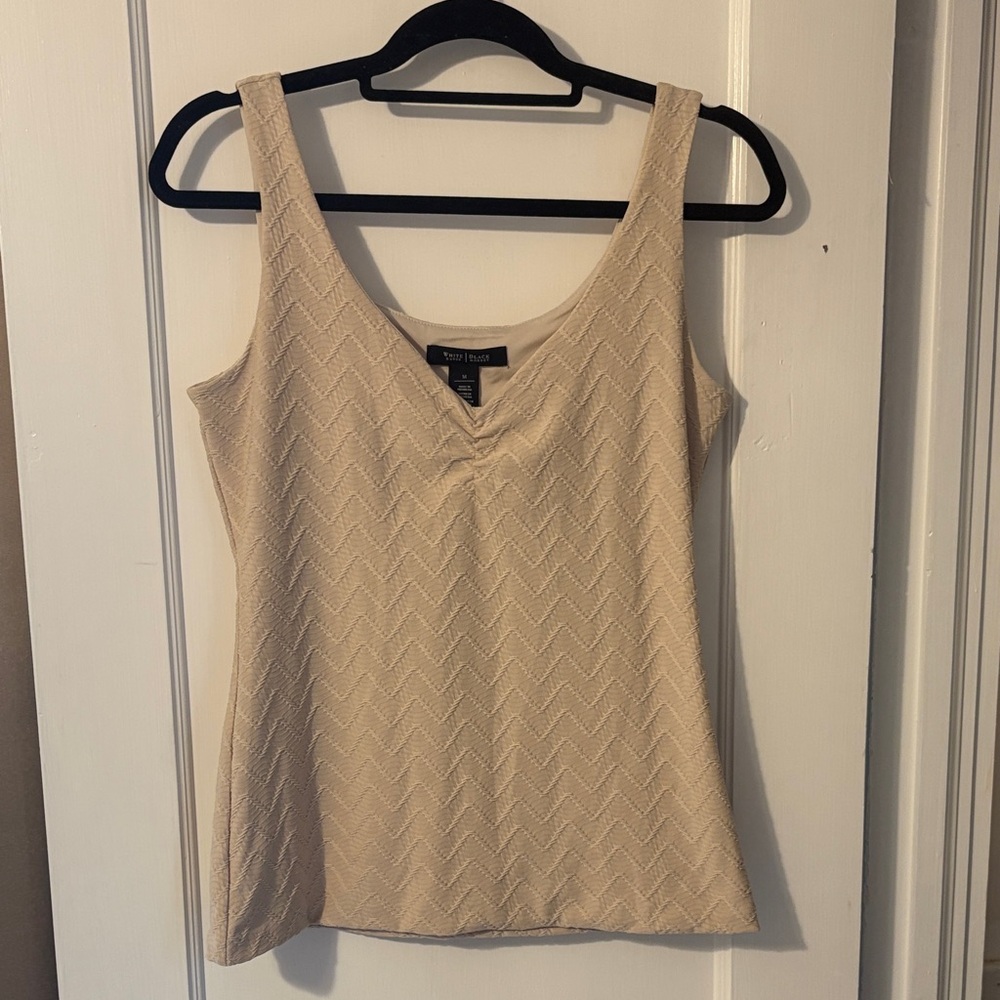 White House Black Market Cream Chevron Scoop Tank